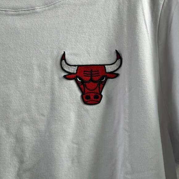 Chicago White Tee NWOT - Picture 2 of 4